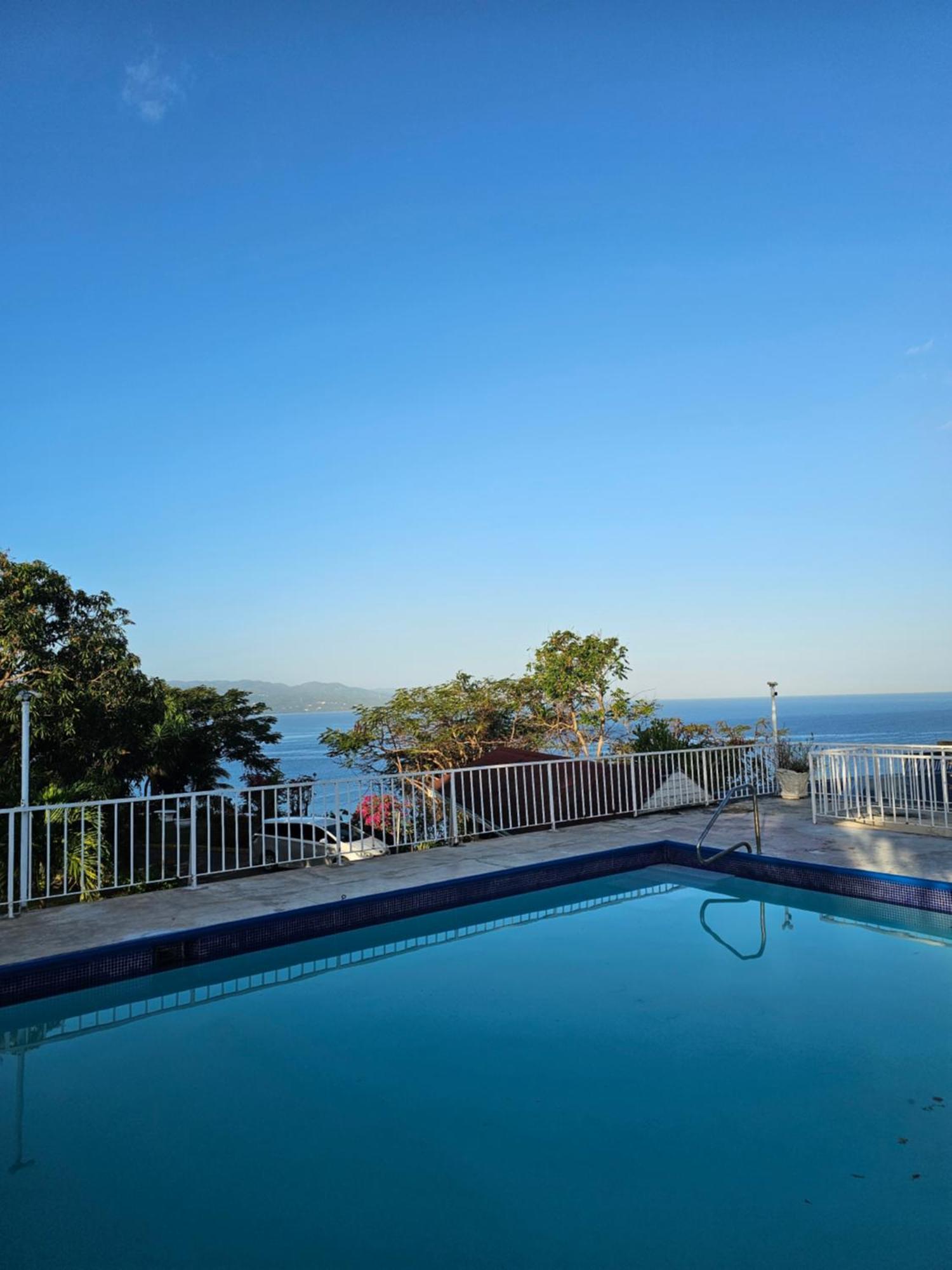Montego Bay Club Apartments Eksteriør billede